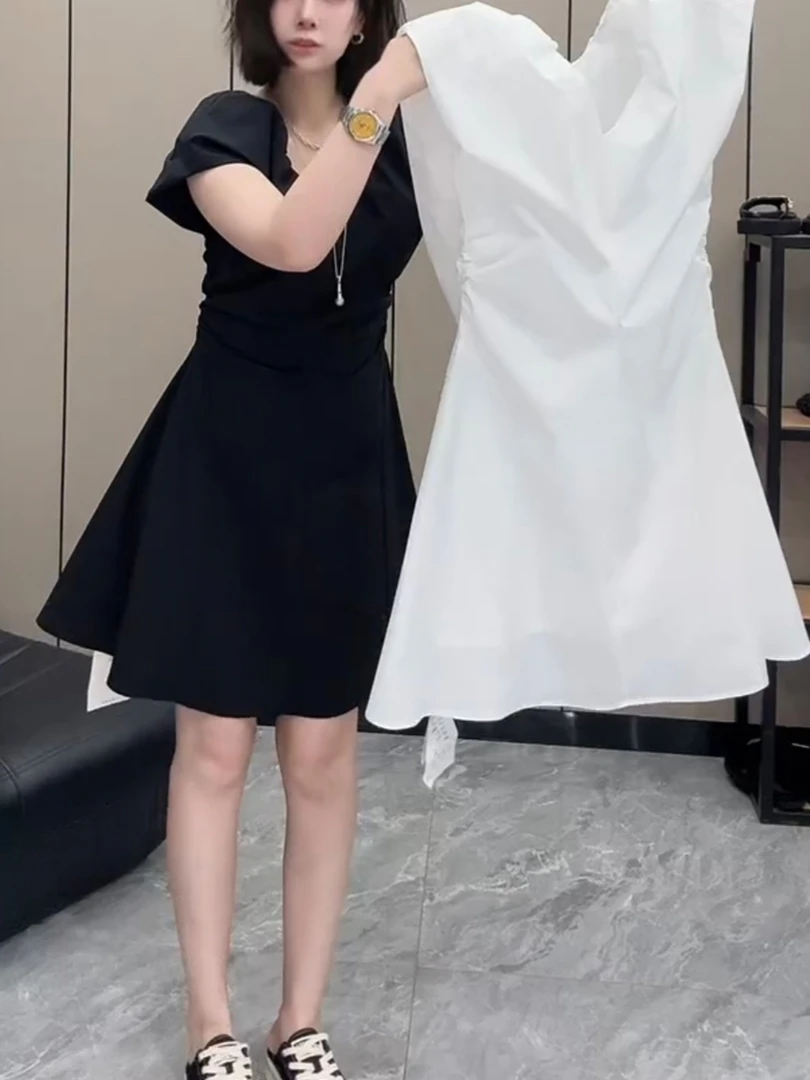 夏季新款V领时尚设计感洋气收腰法式褶皱飞飞袖宽松显瘦连衣裙