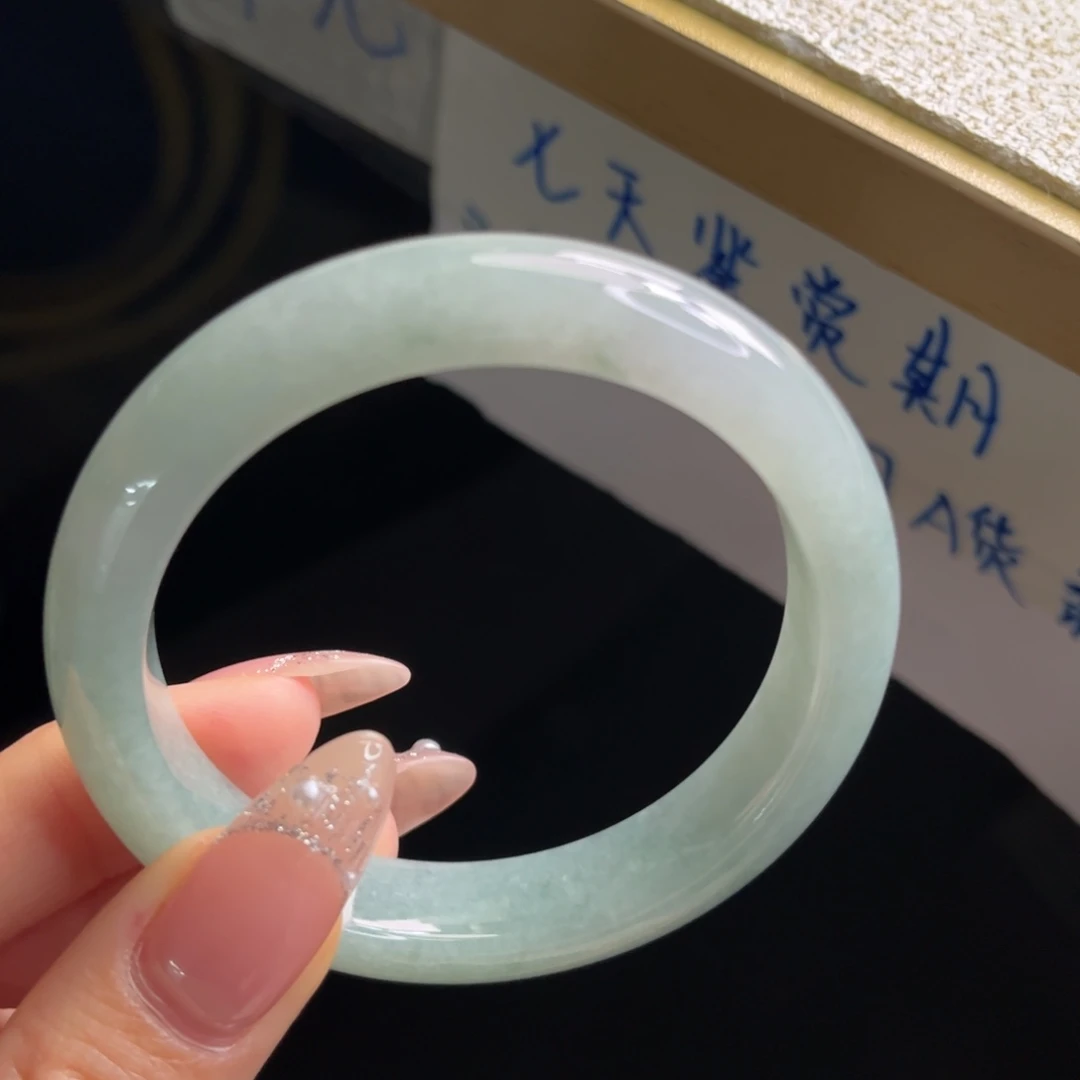 翡翠未镶嵌手镯手镯