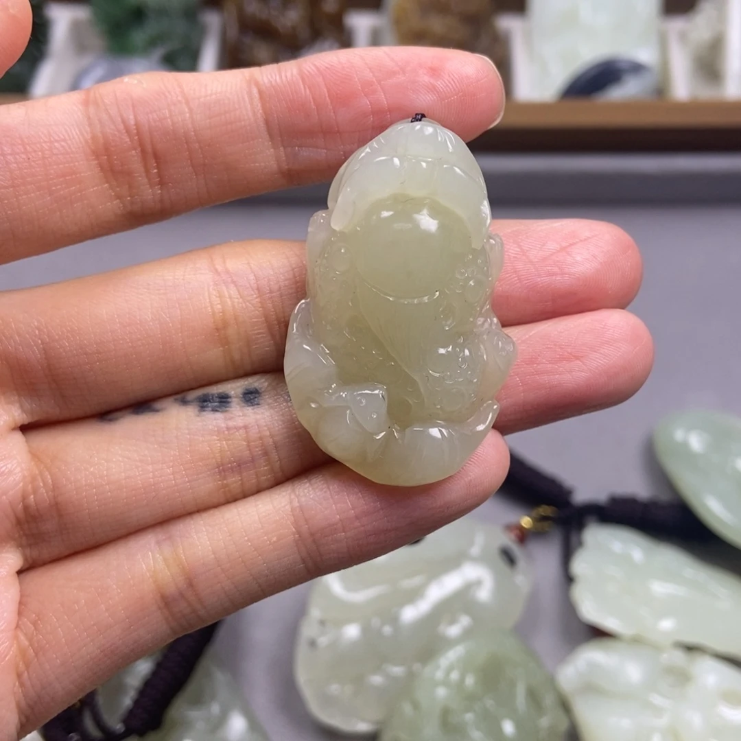 和田玉（糖玉）未镶嵌颈饰貔貅