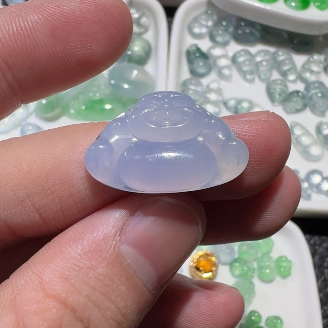 翡翠未镶嵌颈饰佛公