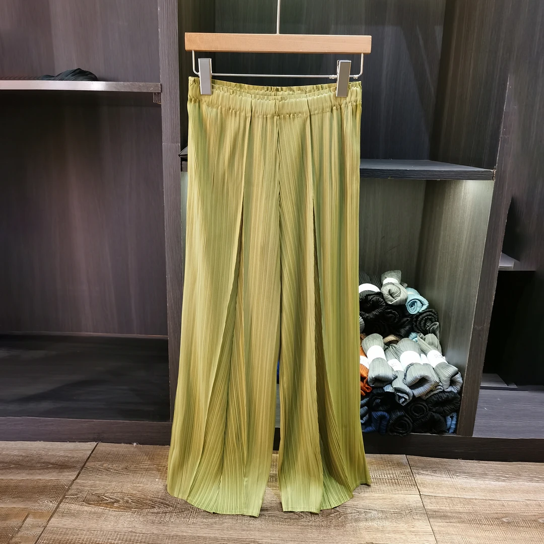 高级感褶皱纯色夏季新款百搭纯色休闲简约松紧腰直筒阔腿裤女