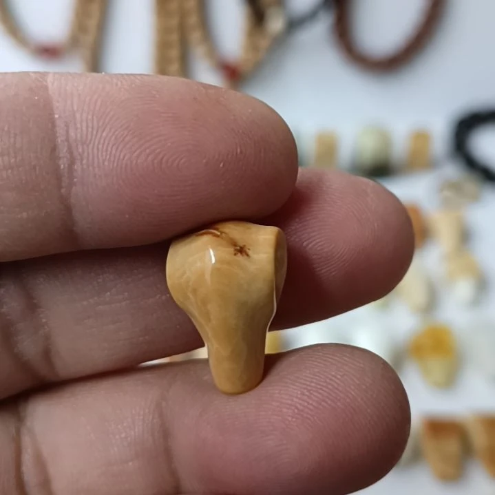 蛇纹石玉未镶嵌岫玉三通文玩配饰