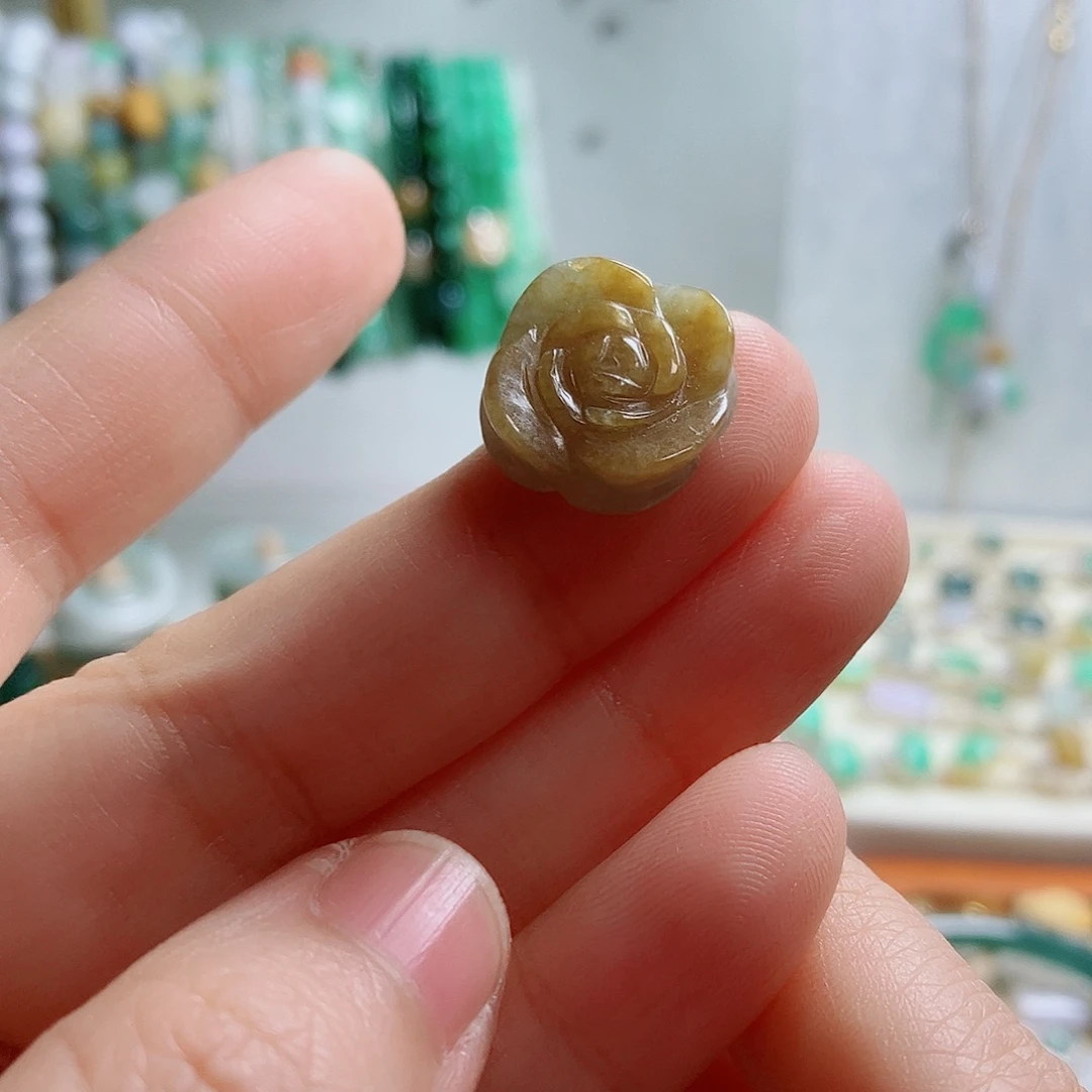 翡翠未镶嵌颈饰15