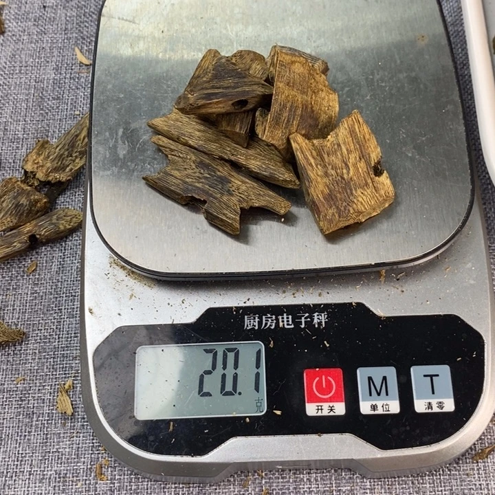 沉香碎屑沉香原材料