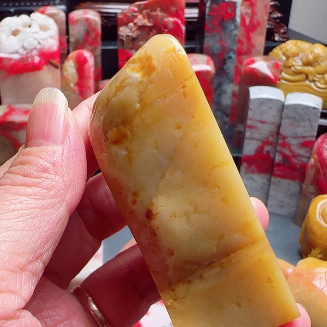 昌化石昌化鸡血石