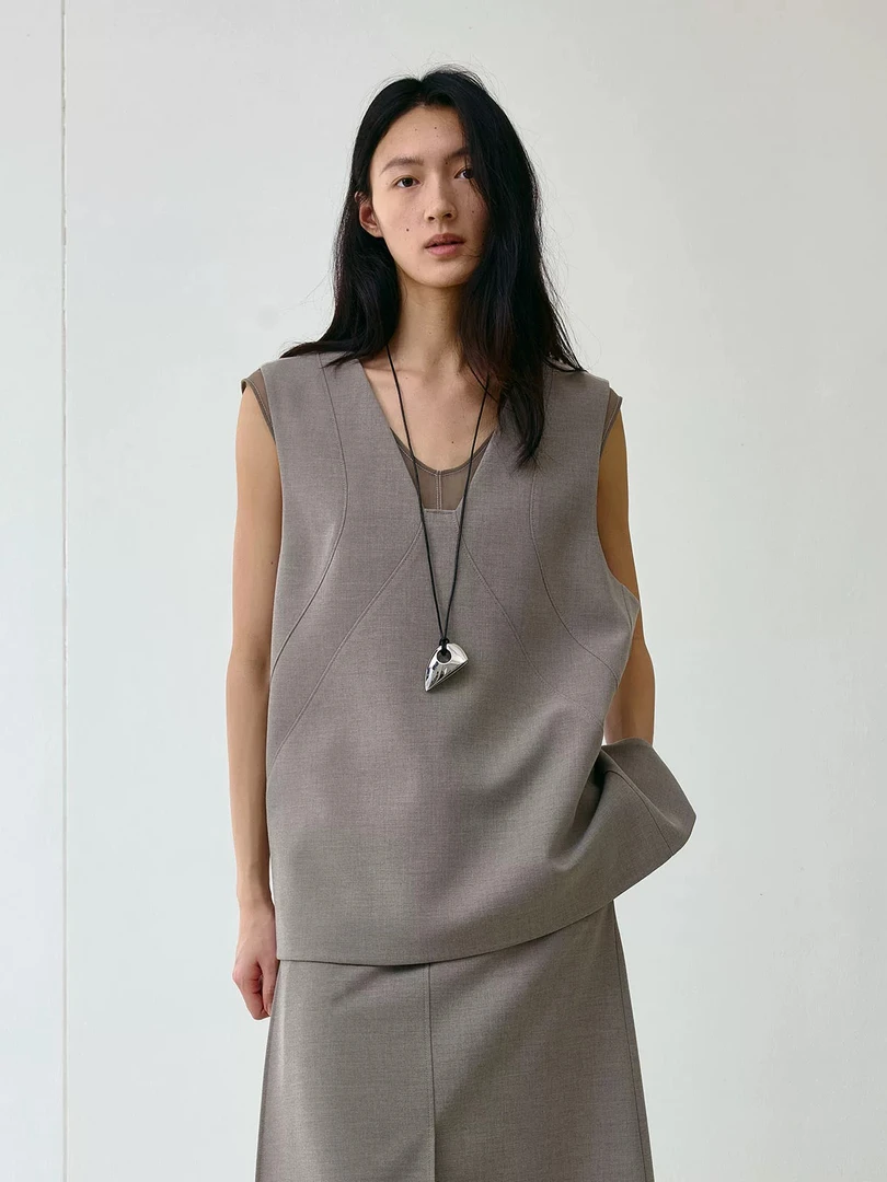 【秀场同款】YOEYYOU两件拼接背心上衣2025春新款气质V领无袖女