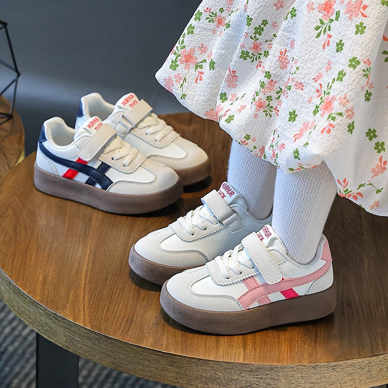 儿童休闲板鞋2025春秋新款儿童德训鞋男童运动鞋女宝宝皮面阿甘鞋