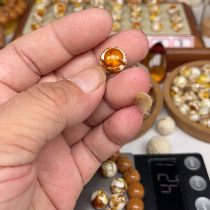 琥珀裸石未镶嵌廾*?29号