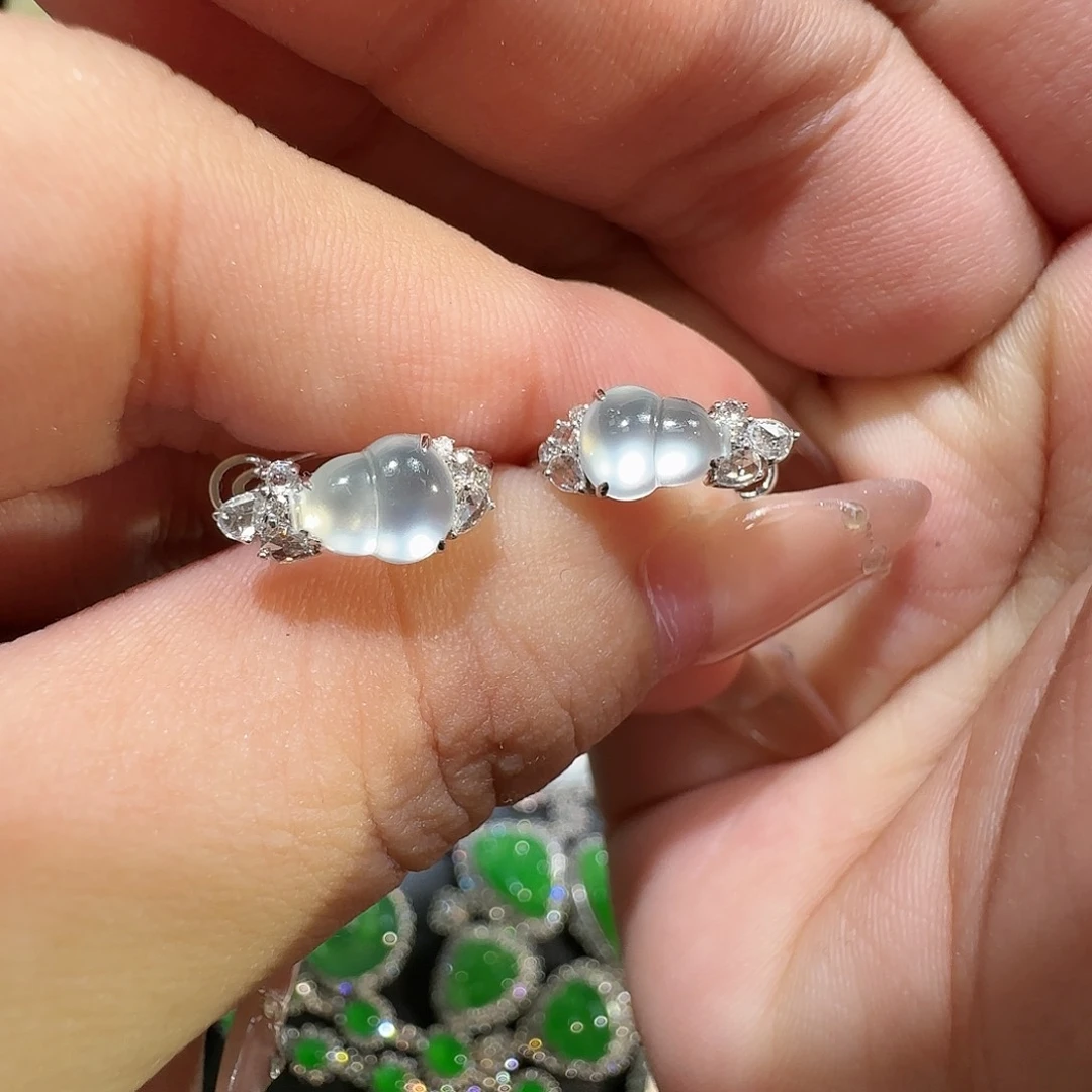 【闪购商品】18K金镶嵌翡翠耳饰