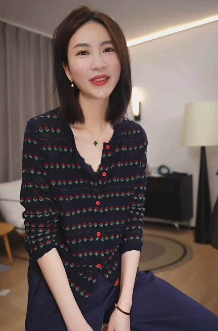 晓夏自制“花园小衫” 高版本！琥珀流光风绵羊毛混纺巨软百搭针织衫