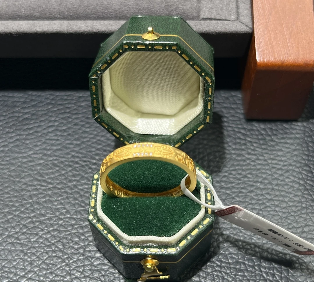 18K金天然钻石戒指  圈口20圈