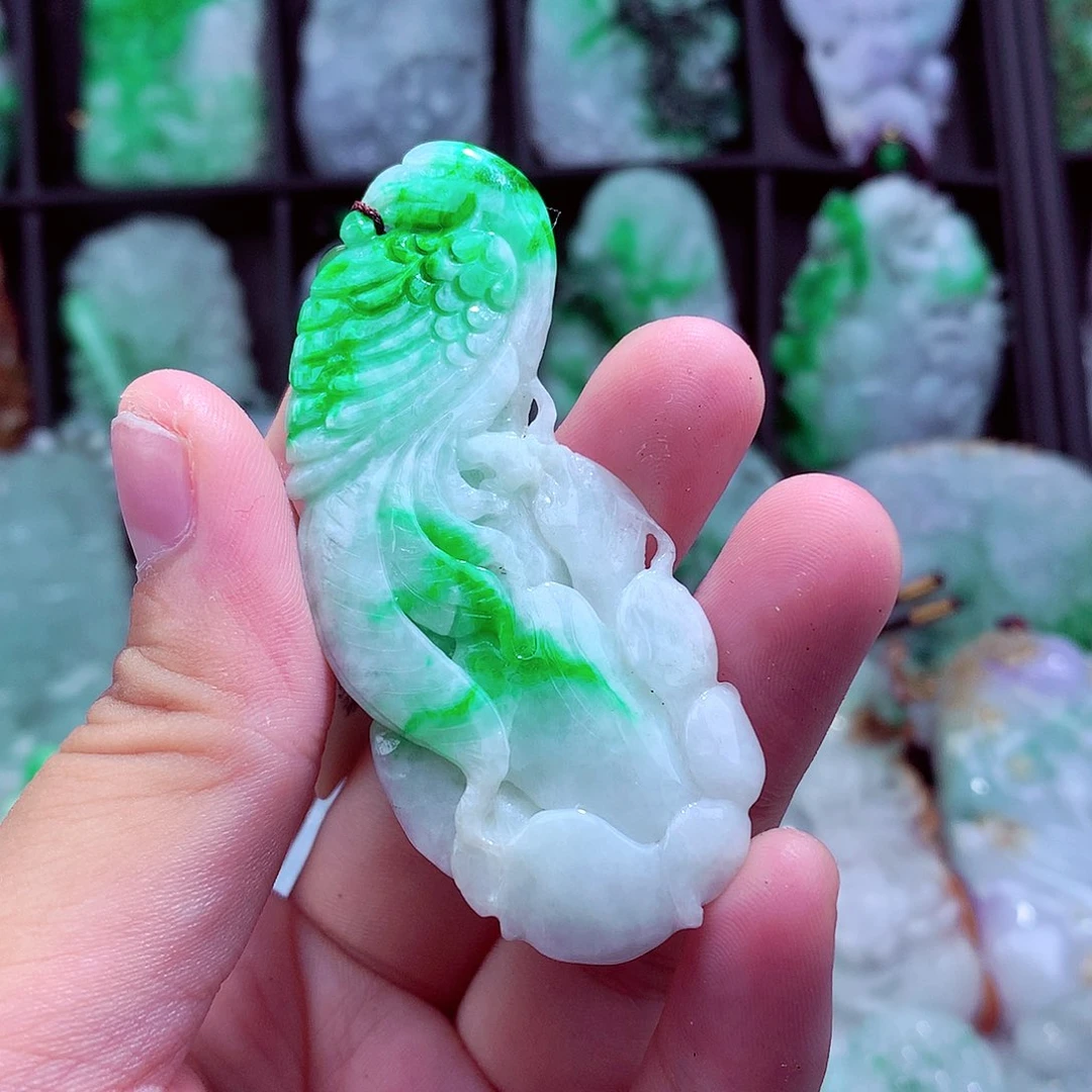 翡翠未镶嵌颈饰挂件