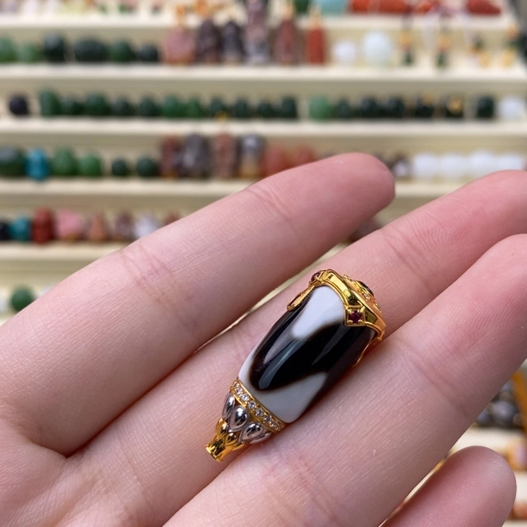 玛瑙/玉髓18K金镶嵌颈饰