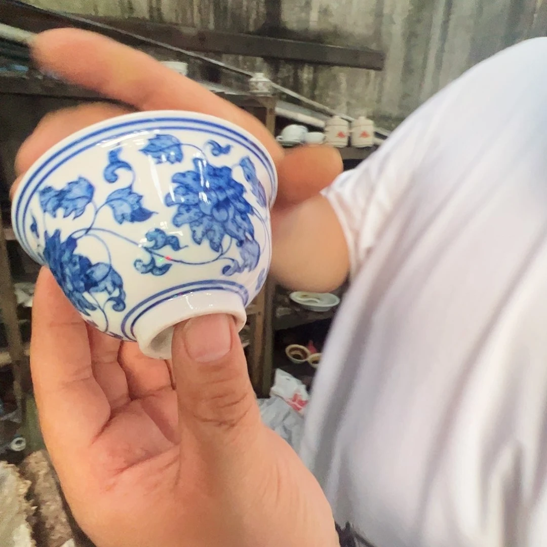 瓷片景德镇陶瓷红嘻嘻青花缠枝莲一只