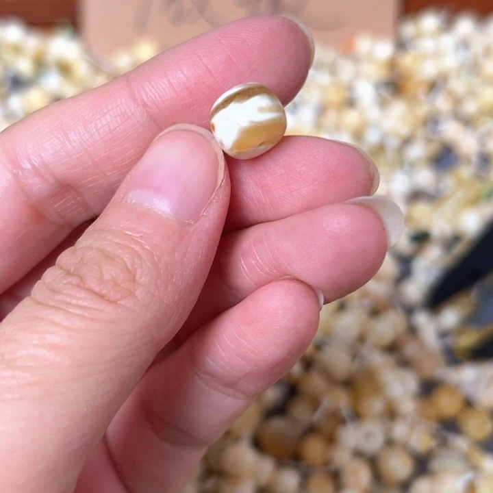 蜜蜡未镶嵌裸石9.9mm一个