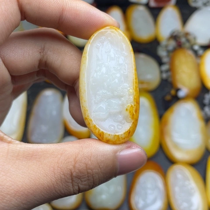 和田玉未镶嵌颈饰