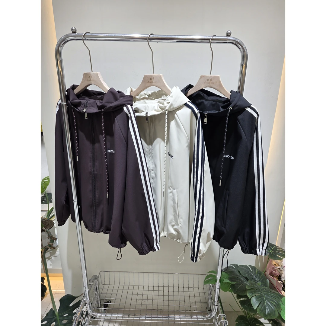 ⭐四道杠⭐秋季底抽绳连帽休闲外套～卡码拍小