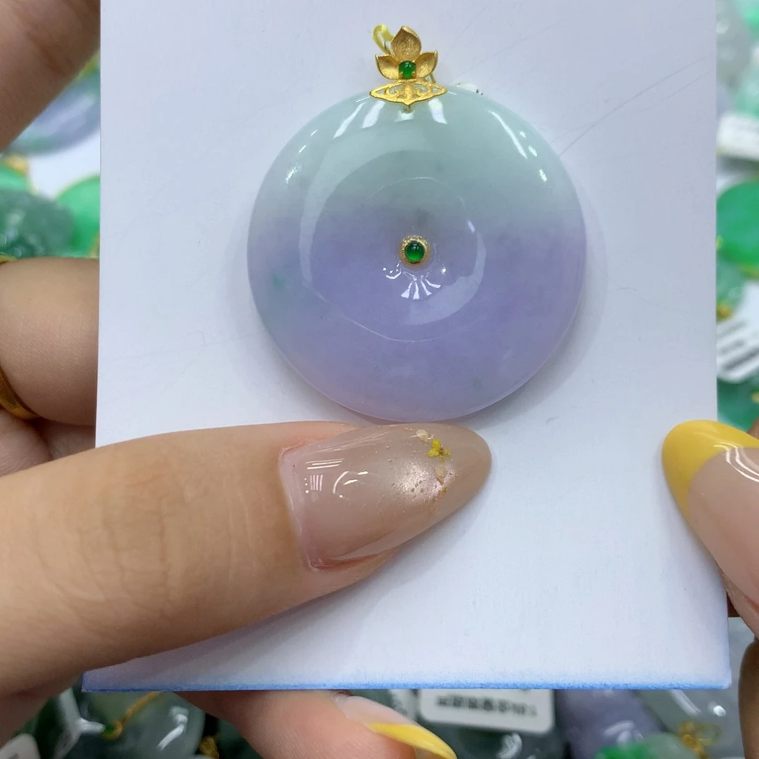 翡翠18K金镶嵌颈饰