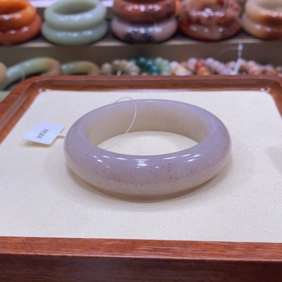 【闪购商品】未镶嵌手镯石英质玉