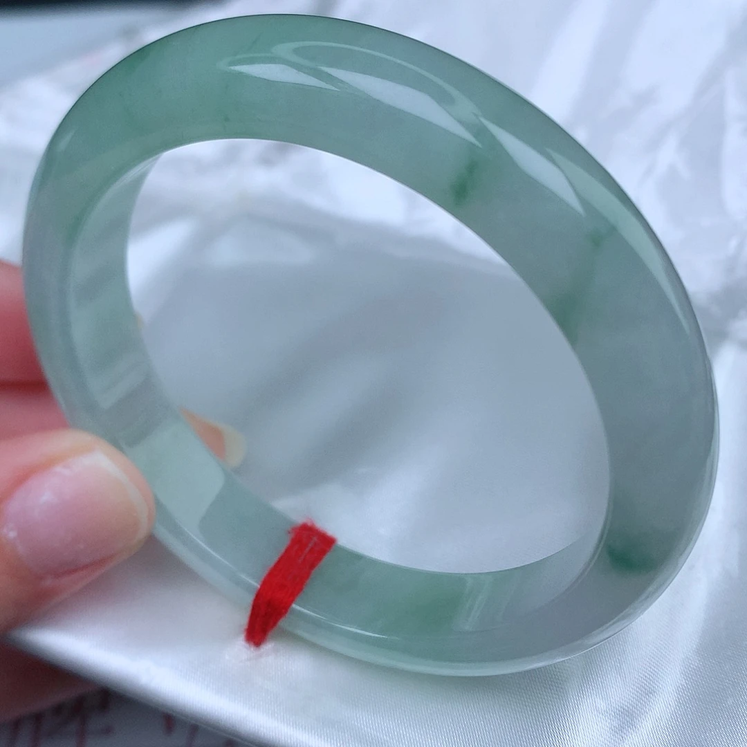 翡翠手镯未镶嵌天然