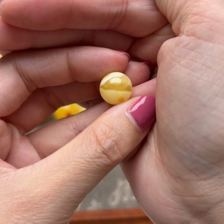 琥珀裸石未镶嵌琥珀裸石未镶嵌98