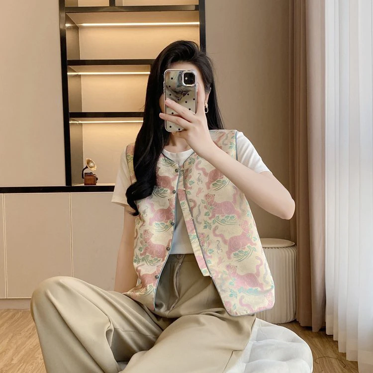 新中式国风复古马甲高端气质叠穿无袖坎肩背心女春秋外穿提花马夹