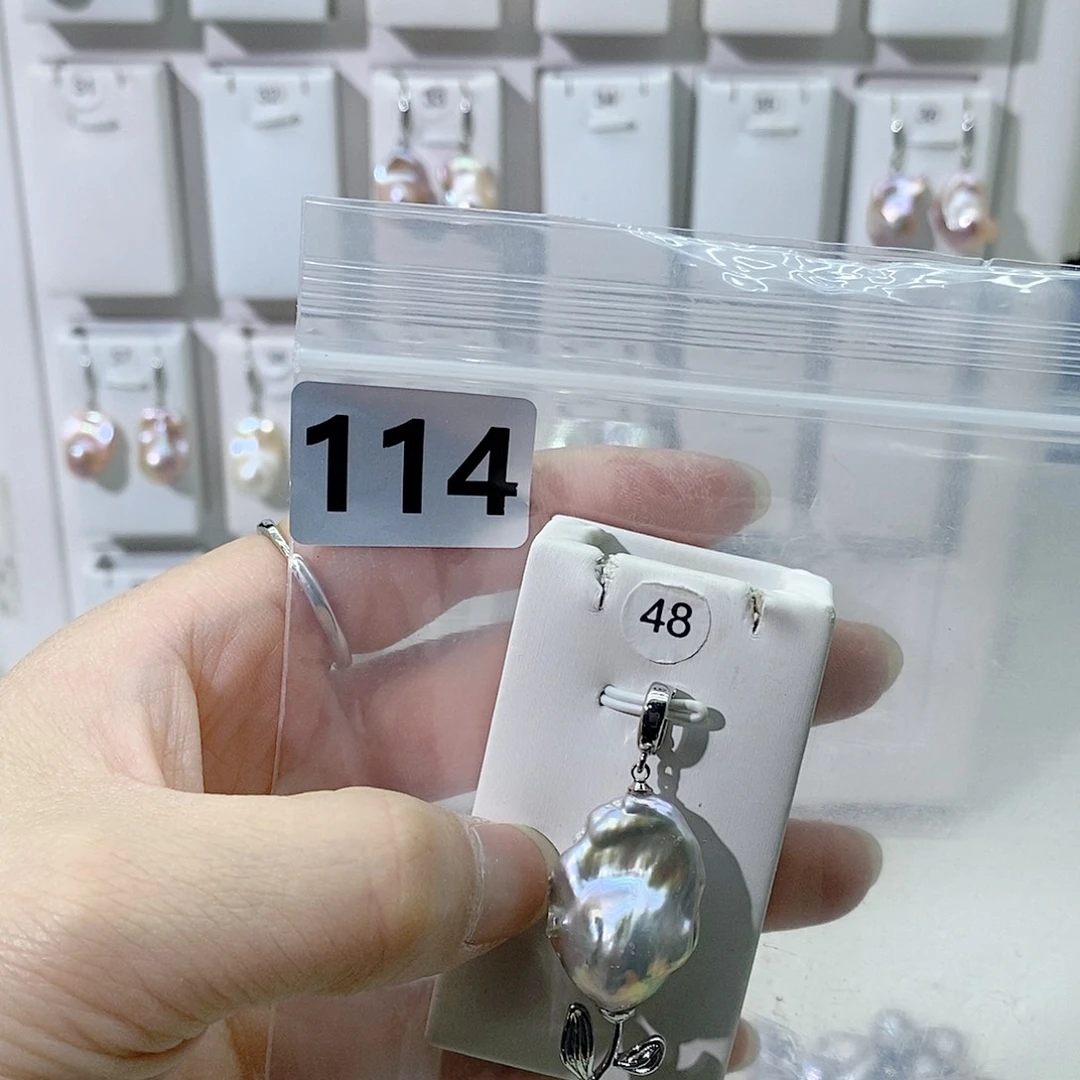 淡水珍珠合金颈饰