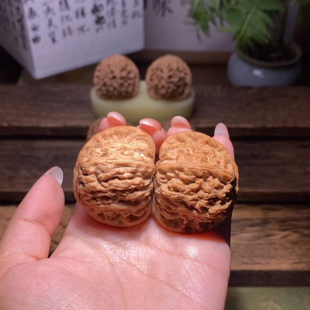 吊坠文玩核桃全品41+球白头货