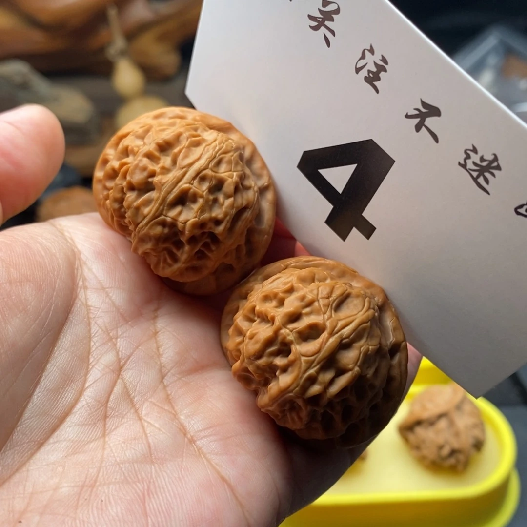 文玩核桃吊坠宫灯