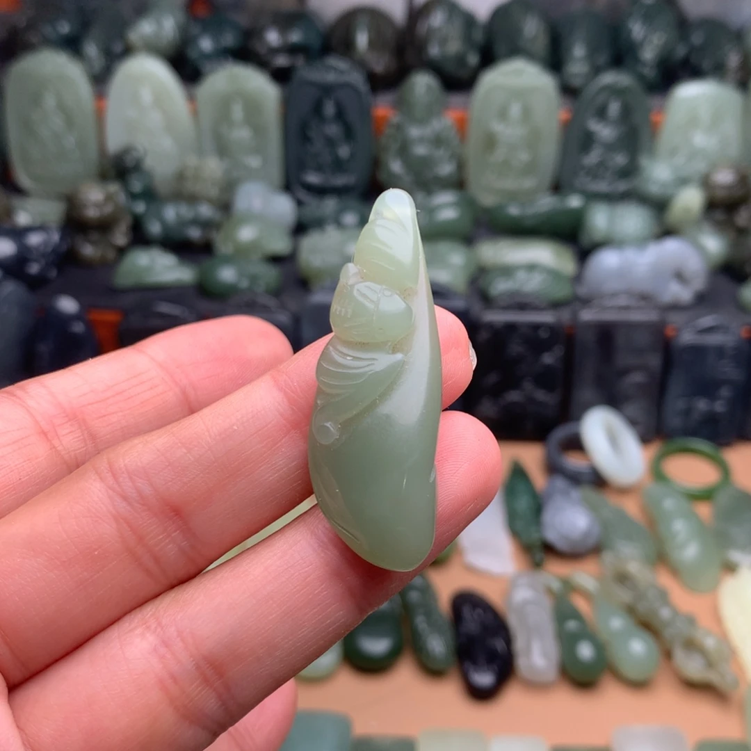 和田玉未镶嵌颈饰挂件108