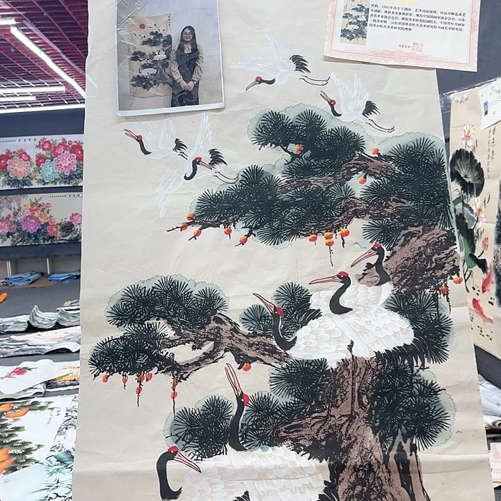 国画无毛和被绒毛的鳞片均