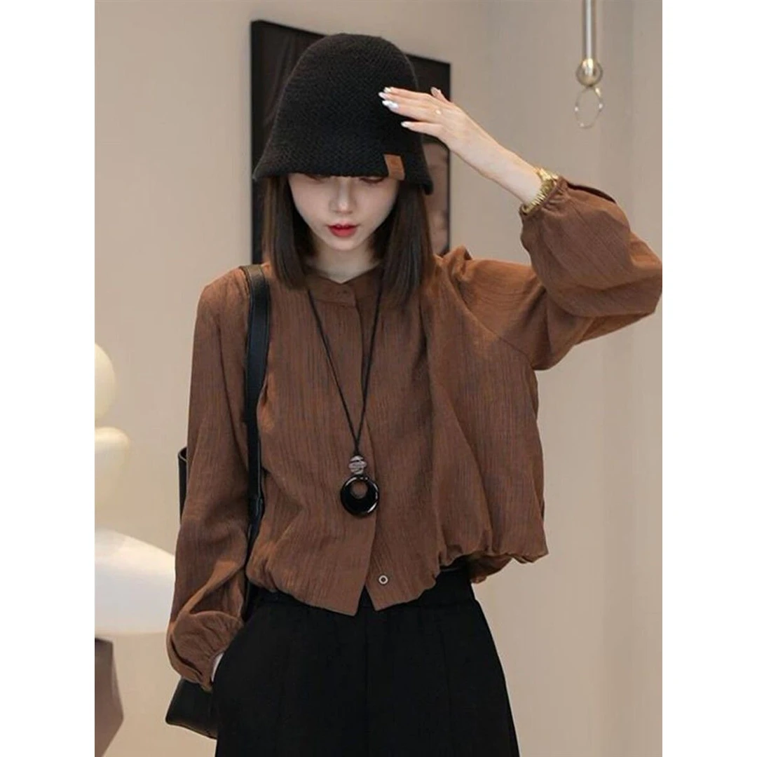 法式复古高级感圆领长袖纯色衬衫女秋季新款别致独特绝美短款上衣