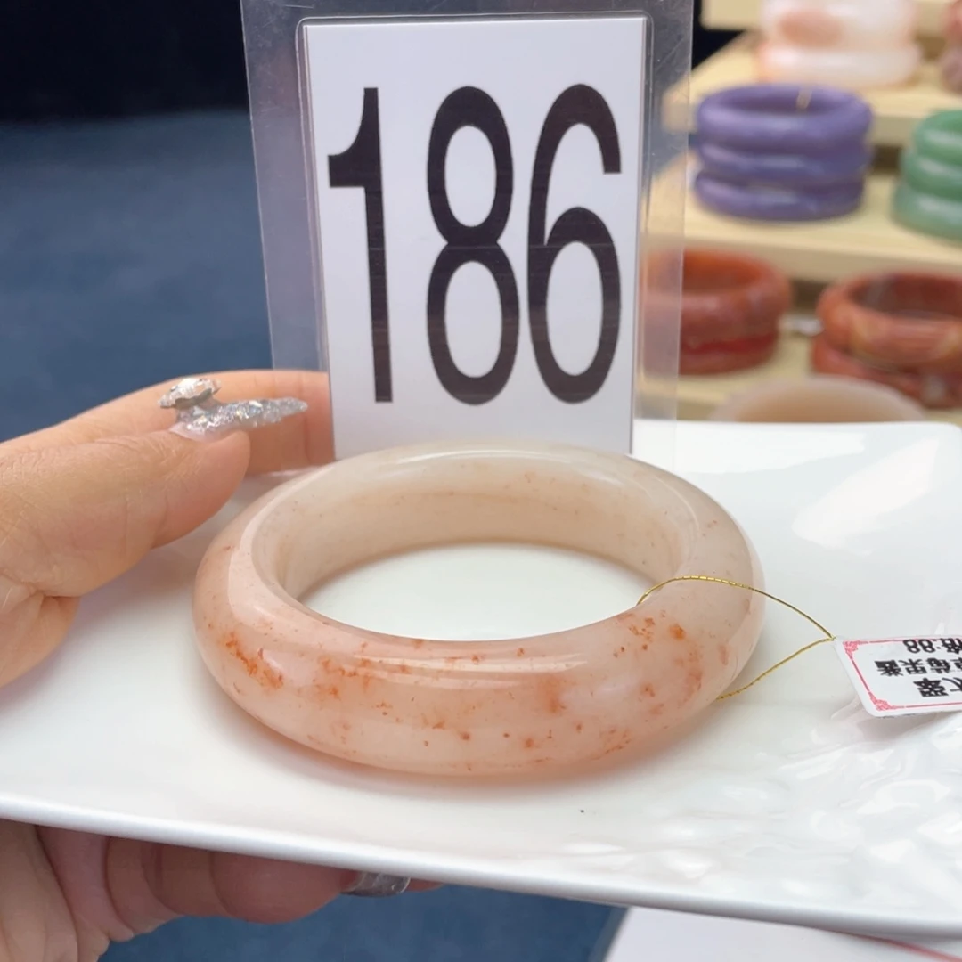 石英岩玉未镶嵌手镯