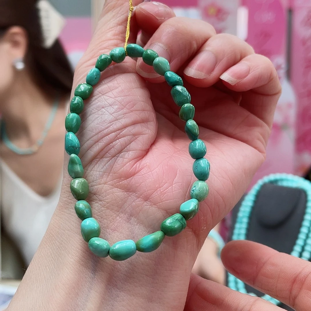 绿松石颈饰未镶嵌