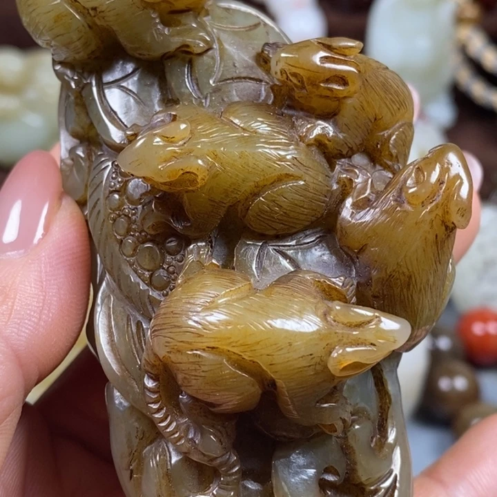 用***8和田玉未镶嵌颈饰