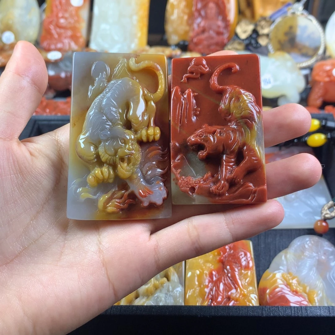 藏***锋石英质玉（黄龙玉）未镶嵌挂件