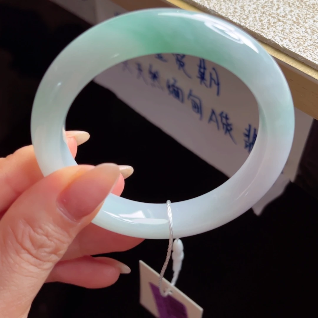 翡翠未镶嵌手镯手镯