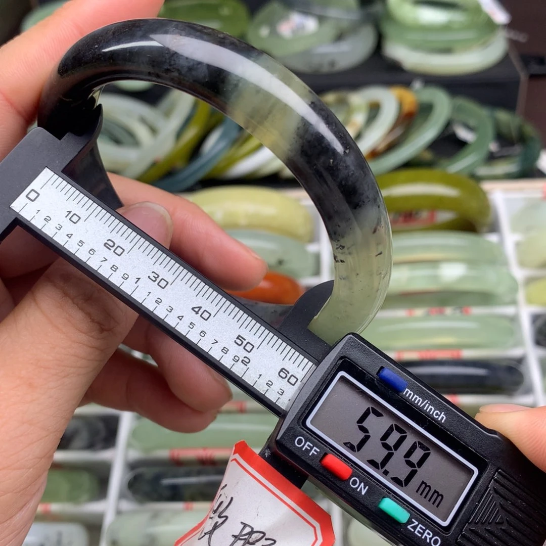 蛇纹石玉未镶嵌手镯793