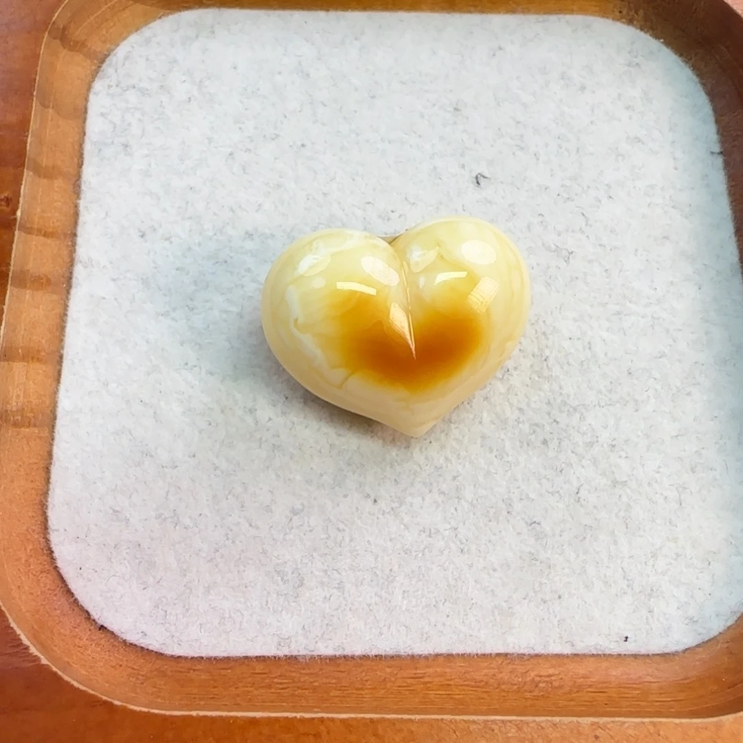 未镶嵌颈饰琥珀琥珀