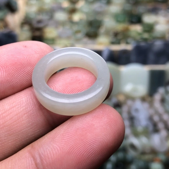 和田玉颈饰未镶嵌C****啊