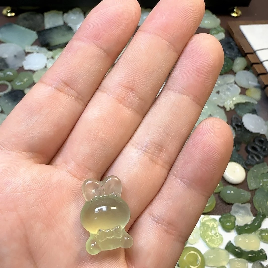 蛇纹石玉颈饰未镶嵌正****…