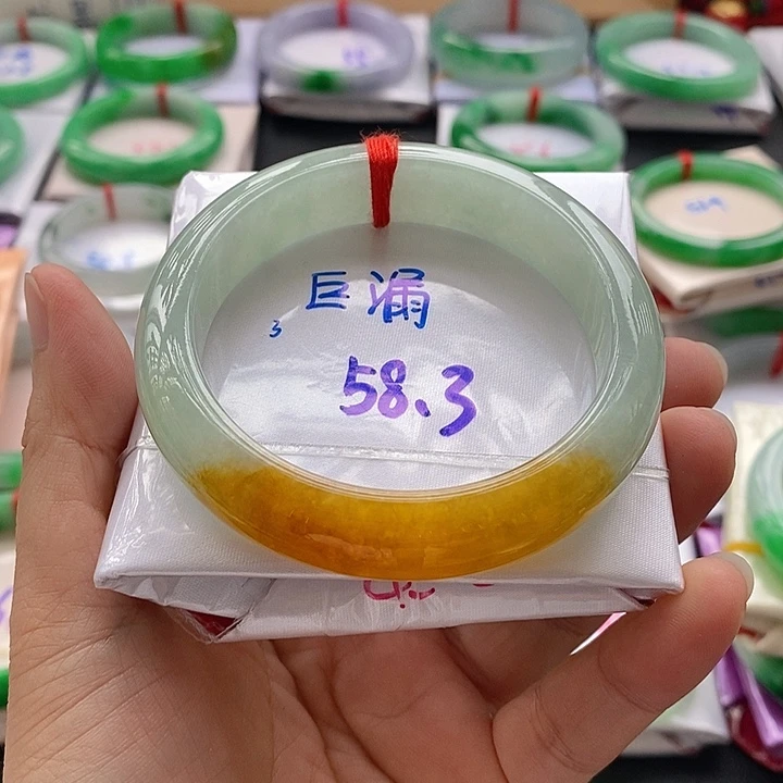 付***红翡翠手镯未镶嵌手镯