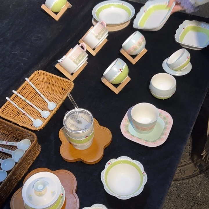 77。            陶瓷