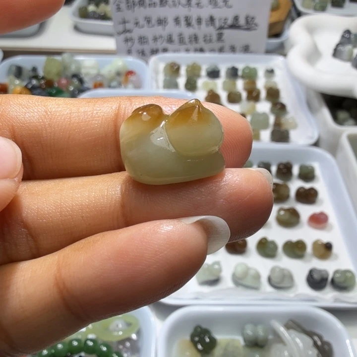 K****和田玉未镶嵌珠宝奇石