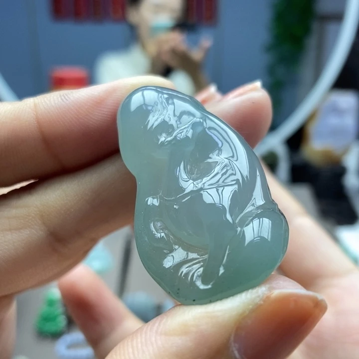 翡翠未镶嵌颈饰吊坠64