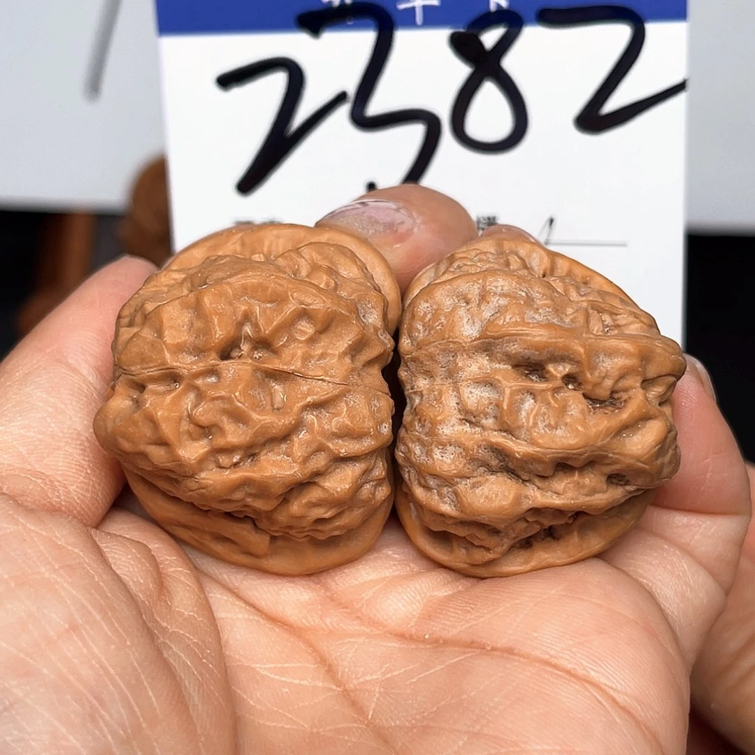桃核吊坠蛙蛙36尺。