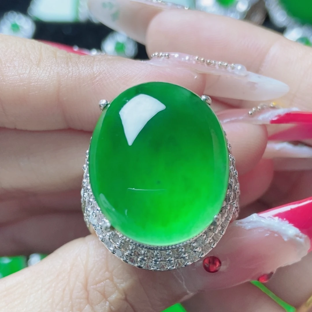 翡翠未镶嵌颈饰