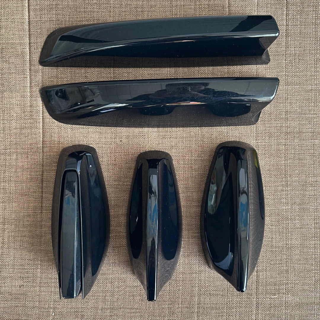 适用于多款车型的前机盖黑色装饰件及车顶天线升级配件