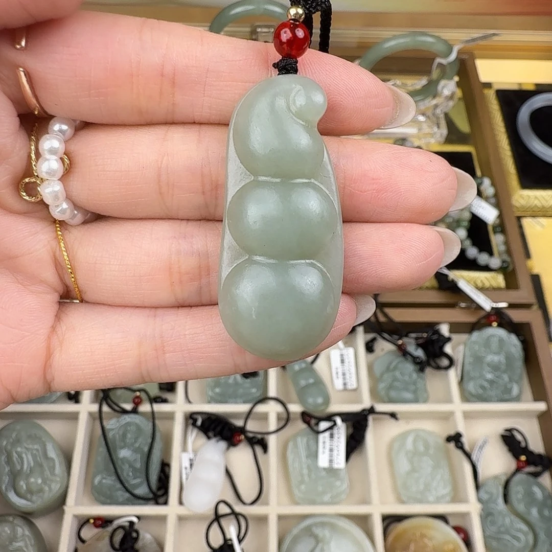 和田玉（糖玉）未镶嵌颈饰