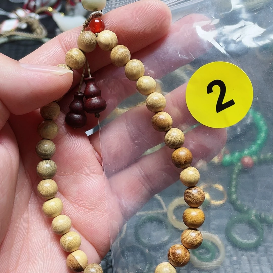 未镶嵌手链和田玉小**?